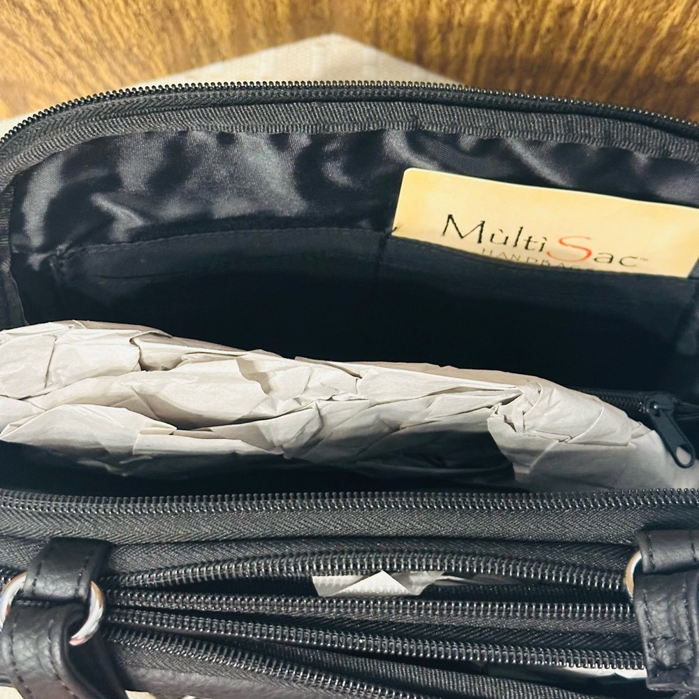 MultiSac Black Crossbody Bag - Picture 4 of 8